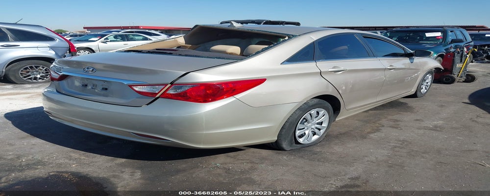 5NPEB4AC0BH050385 2011 HYUNDAI SONATA photo no. 4