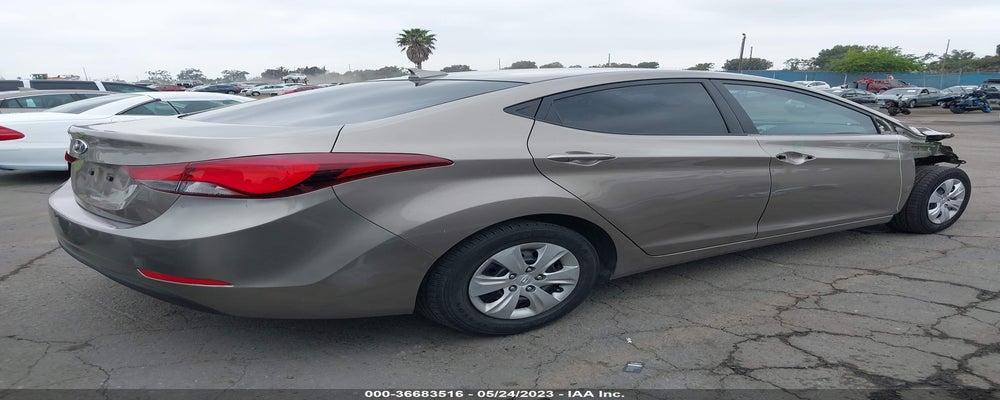 5NPDH4AE2GH773304 2016 HYUNDAI ELANTRA photo no. 4