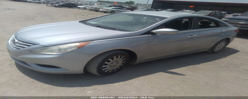 5NPEB4AC1BH058124 2011 HYUNDAI SONATA photo no. 2