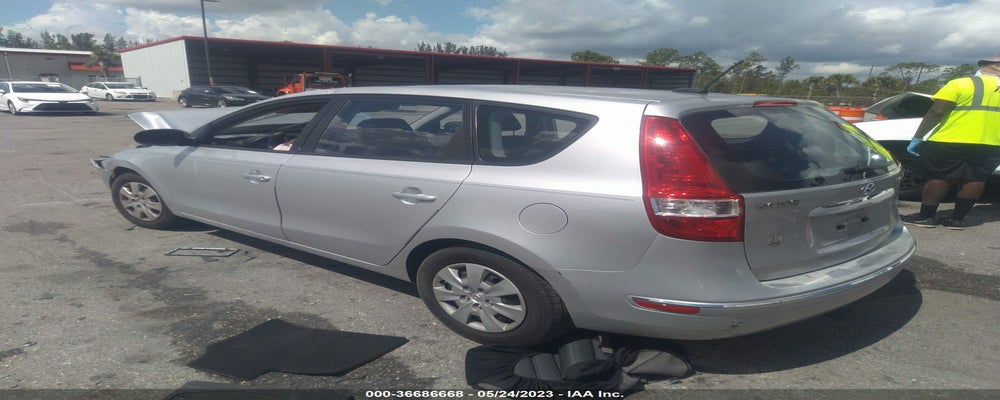 KMHDB8AE1AU067040 2010 HYUNDAI ELANTRA TOURING photo no. 3