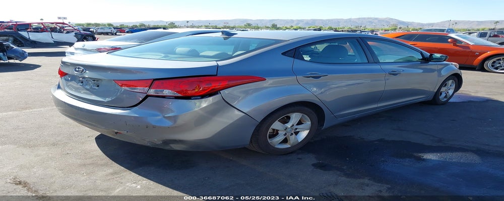 KMHDH4AE7BU113205 2011 HYUNDAI ELANTRA photo no. 4