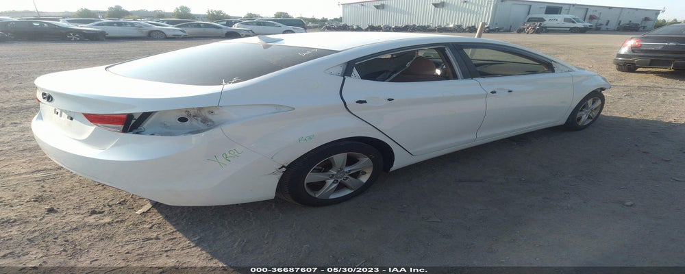5NPDH4AE6DH276803 2013 HYUNDAI ELANTRA photo no. 4