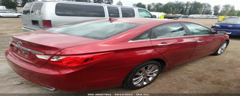 5NPEC4AC5BH063386 2011 HYUNDAI SONATA photo no. 4