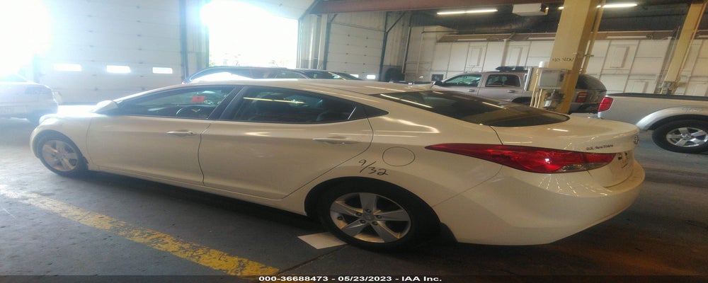 5NPDH4AE6DH284562 2013 HYUNDAI ELANTRA photo no. 3