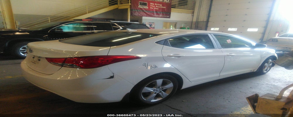 5NPDH4AE6DH284562 2013 HYUNDAI ELANTRA photo no. 4