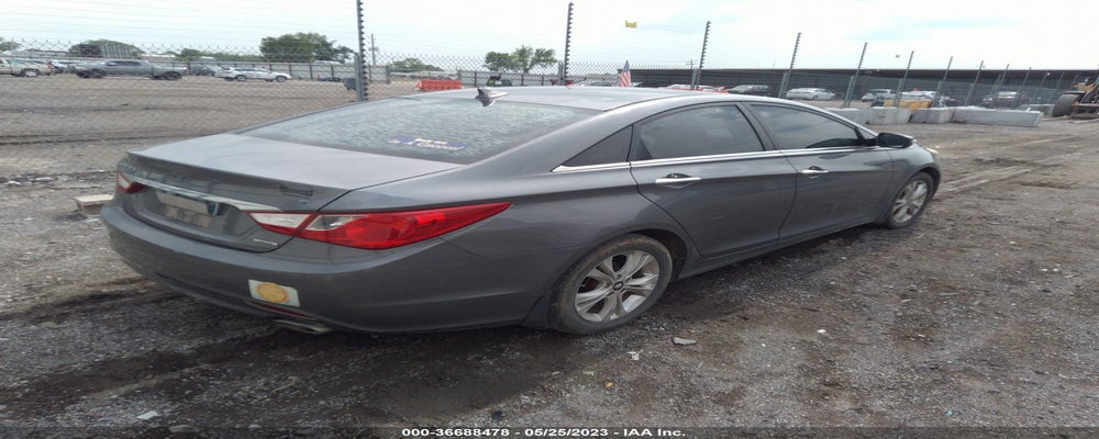 5NPEC4AB6BH300264 2011 HYUNDAI SONATA photo no. 4