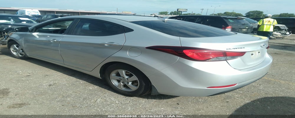 5NPDH4AEXFH609748 2015 HYUNDAI ELANTRA photo no. 3