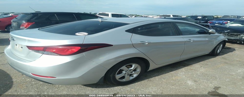 5NPDH4AEXFH609748 2015 HYUNDAI ELANTRA photo no. 4