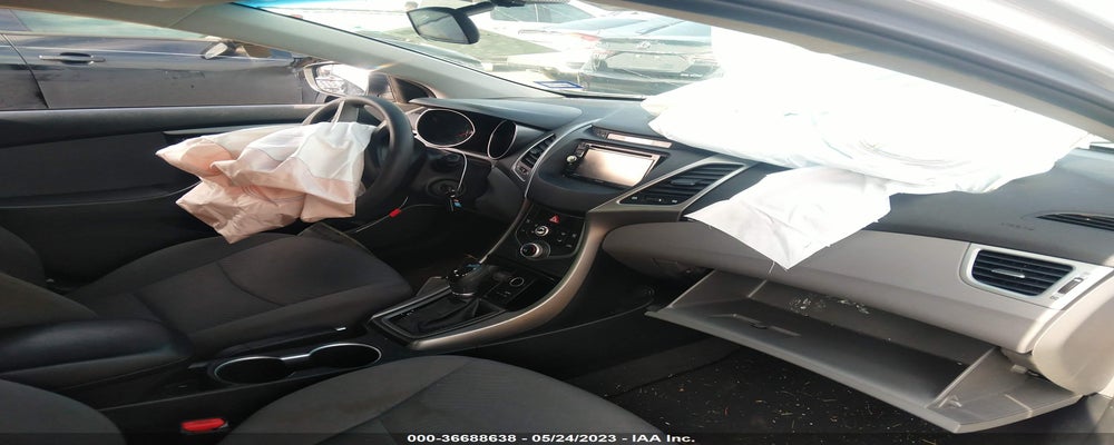 5NPDH4AEXFH609748 2015 HYUNDAI ELANTRA photo no. 5