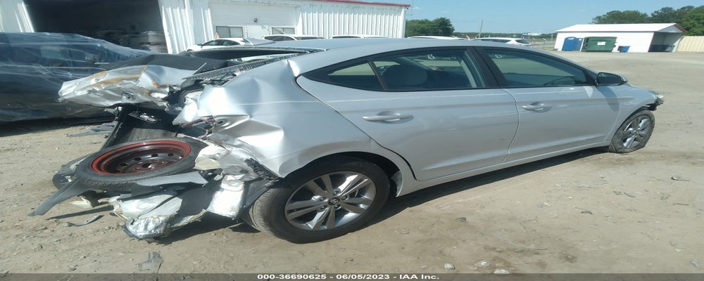 KMHD84LF9HU179950 2017 HYUNDAI ELANTRA photo no. 4