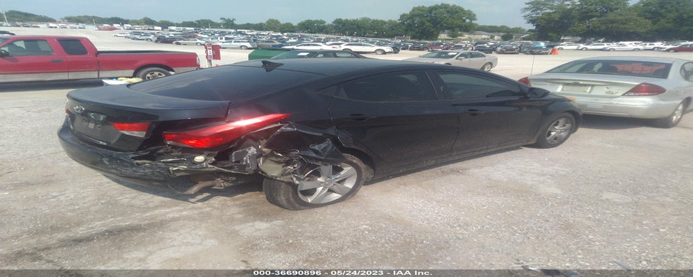 5NPDH4AEXDH303498 2013 HYUNDAI ELANTRA photo no. 4