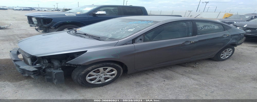KMHCT4AE9DU555951 2013 HYUNDAI ACCENT photo no. 2