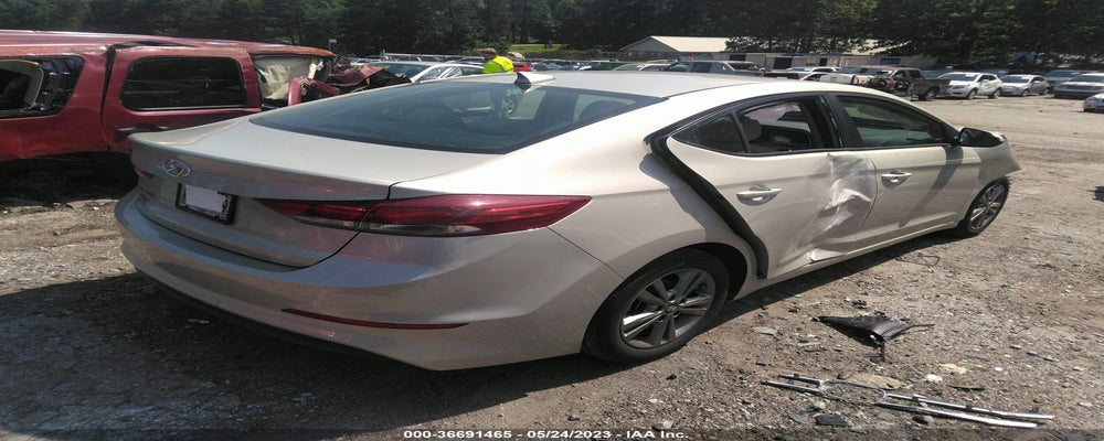 5NPD84LFXJH399697 2018 HYUNDAI ELANTRA photo no. 4