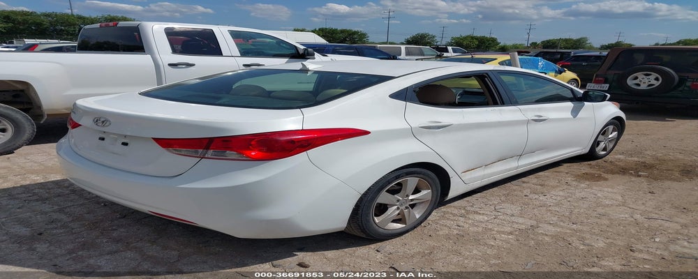 5NPDH4AEXDH283544 2013 HYUNDAI ELANTRA photo no. 4