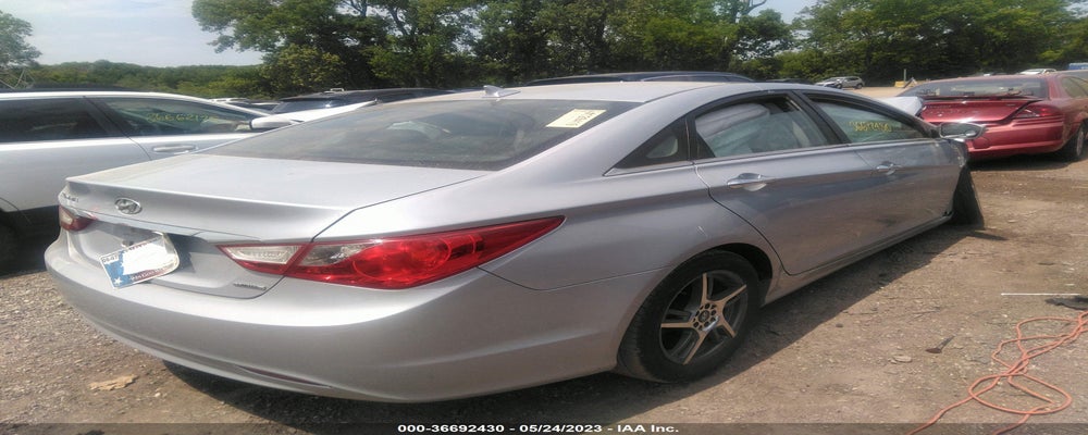 5NPEC4ACXBH091037 2011 HYUNDAI SONATA photo no. 4