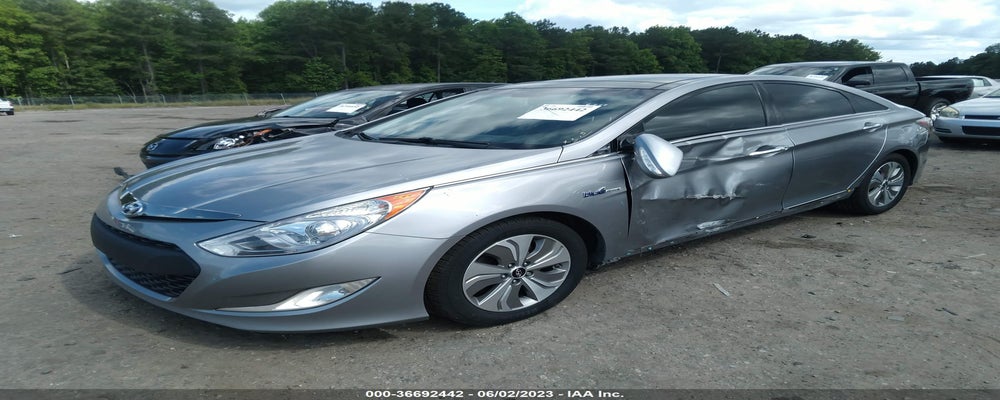 KMHEC4A49FA136082 2015 HYUNDAI SONATA HYBRID photo no. 2