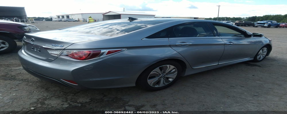 KMHEC4A49FA136082 2015 HYUNDAI SONATA HYBRID photo no. 4