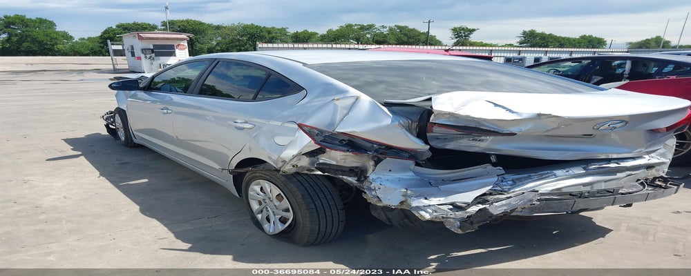 KMHD74LF2JU588963 2018 HYUNDAI ELANTRA photo no. 3