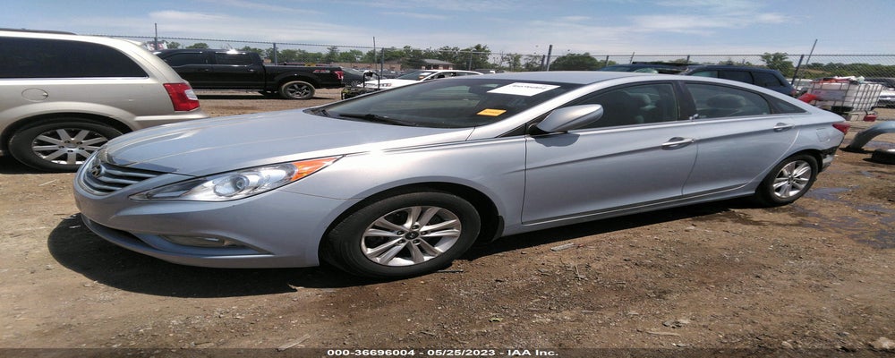 5NPEB4AC3DH589943 2013 HYUNDAI SONATA photo no. 2
