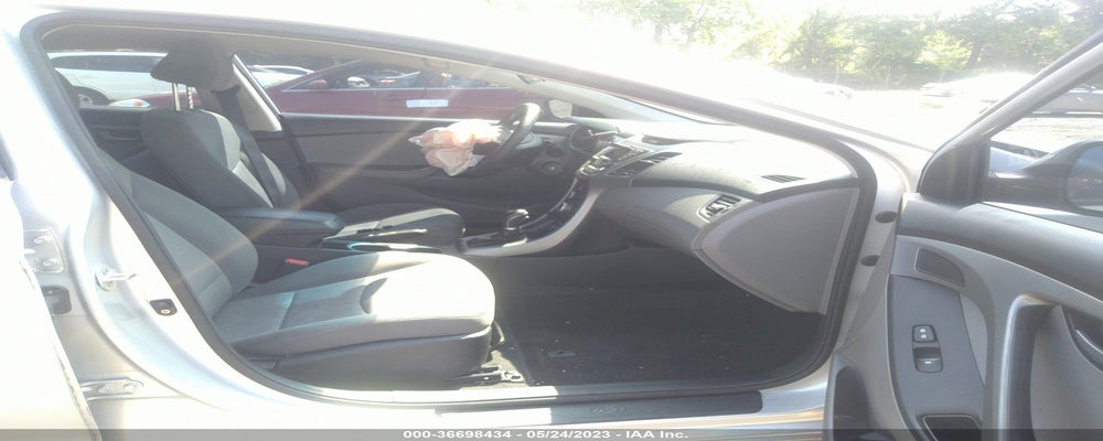 KMHDH4AE9GU581749 2016 HYUNDAI ELANTRA photo no. 5