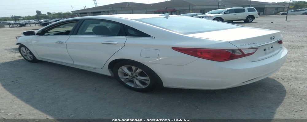5NPEC4AC8BH005921 2011 HYUNDAI SONATA photo no. 3