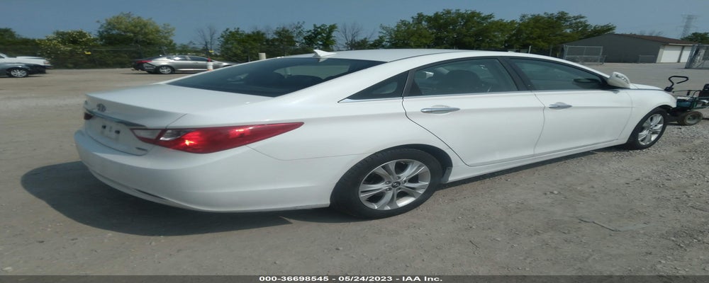 5NPEC4AC8BH005921 2011 HYUNDAI SONATA photo no. 4