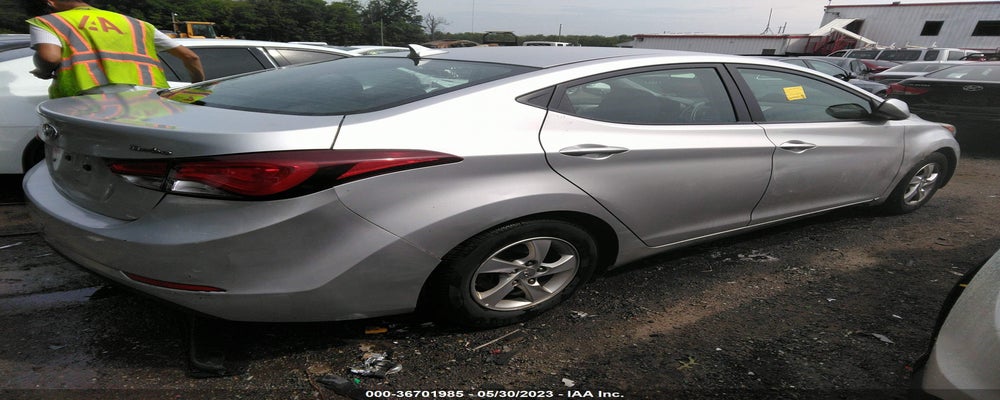 5NPDH4AE0FH560043 2015 HYUNDAI ELANTRA photo no. 4