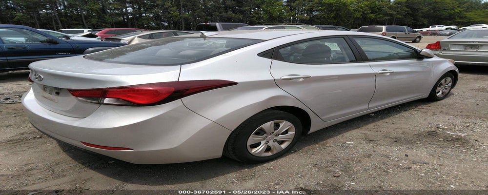 5NPDH4AE9GH676116 2016 HYUNDAI ELANTRA photo no. 4