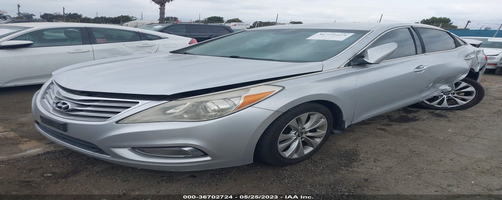 KMHFG4JG2CA127237 2012 HYUNDAI AZERA photo no. 2
