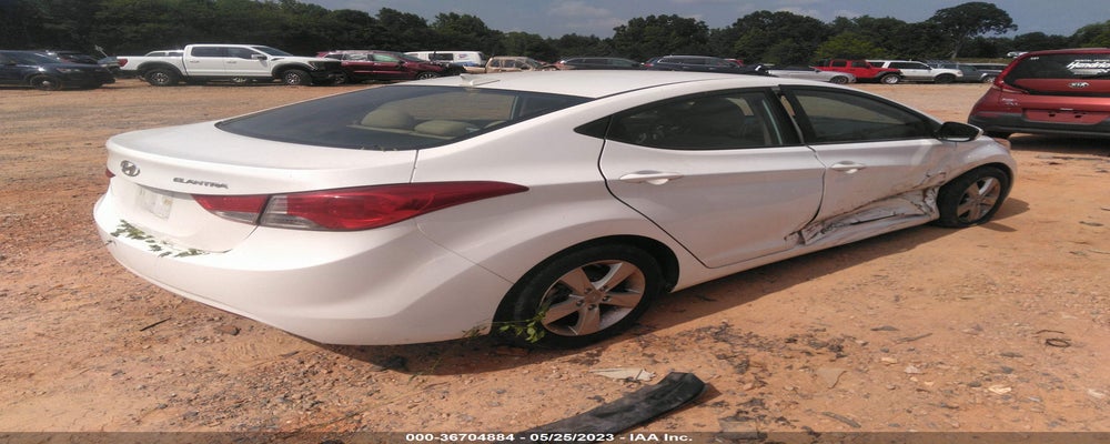 5NPDH4AE0DH310539 2013 HYUNDAI ELANTRA photo no. 4