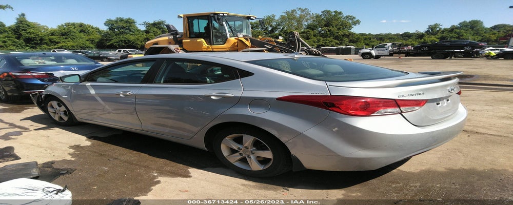 5NPDH4AE3DH211665 2013 HYUNDAI ELANTRA photo no. 3