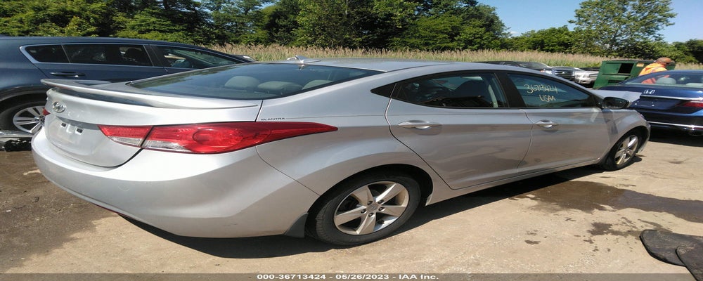 5NPDH4AE3DH211665 2013 HYUNDAI ELANTRA photo no. 4