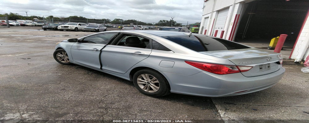 5NPEB4AC8BH131795 2011 HYUNDAI SONATA photo no. 3