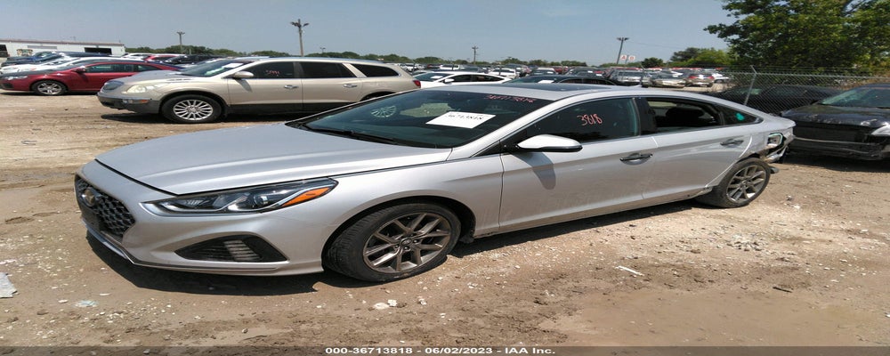 5NPE34AB1JH668088 2018 HYUNDAI SONATA photo no. 2