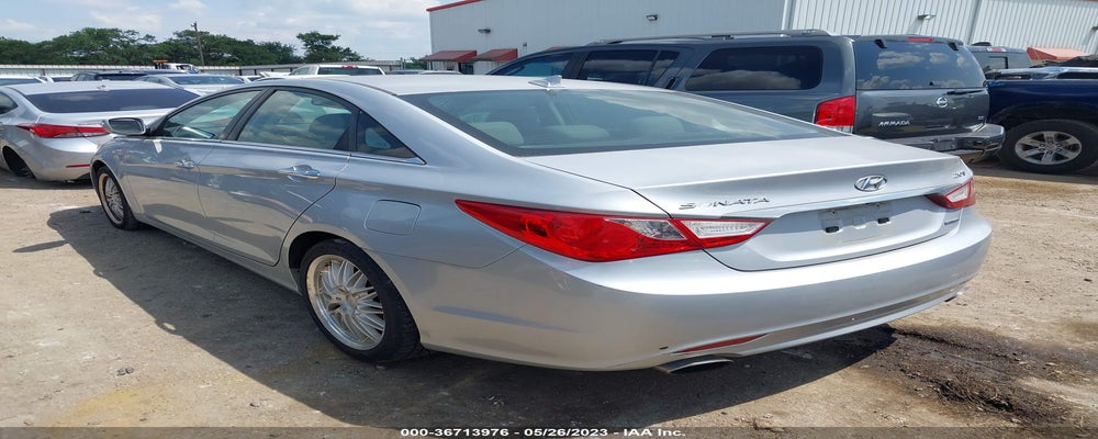 5NPEC4AB8BH202918 2011 HYUNDAI SONATA photo no. 3