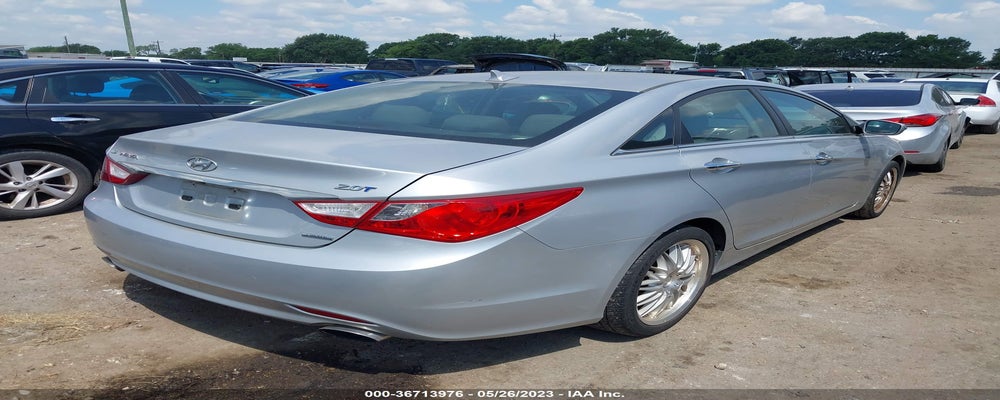 5NPEC4AB8BH202918 2011 HYUNDAI SONATA photo no. 4