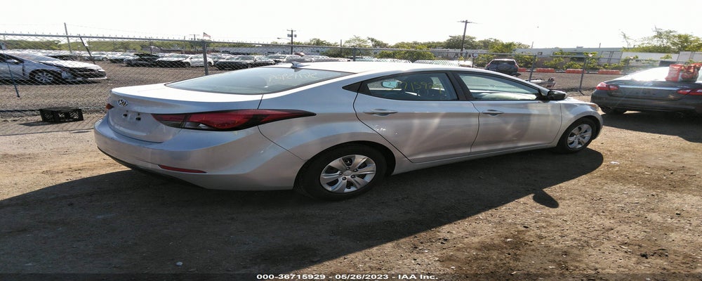 5NPDH4AE6GH774973 2016 HYUNDAI ELANTRA photo no. 4