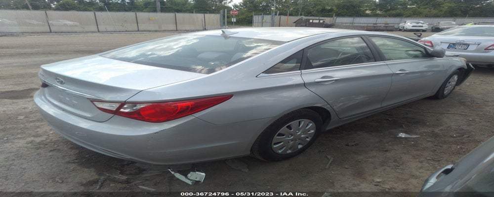 5NPEB4AC8BH100241 2011 HYUNDAI SONATA photo no. 4