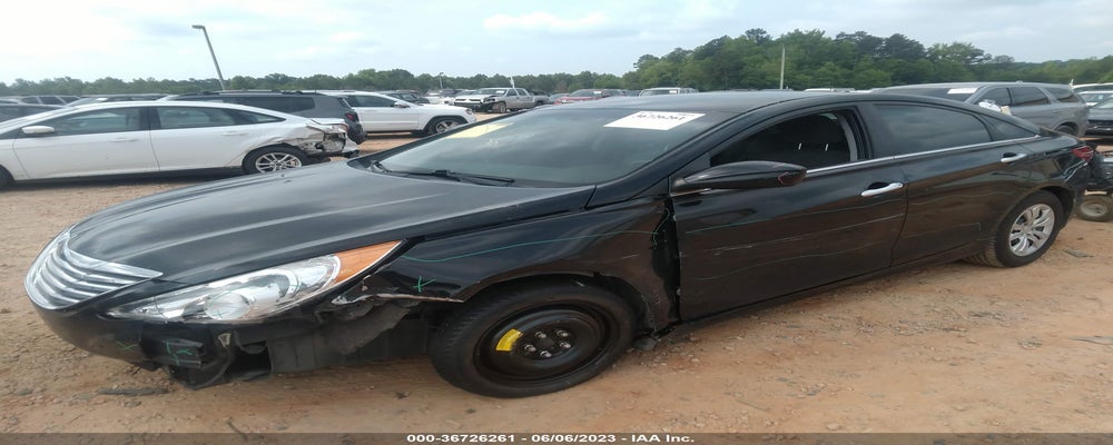 5NPEB4AC8BH298268 2011 HYUNDAI SONATA photo no. 2