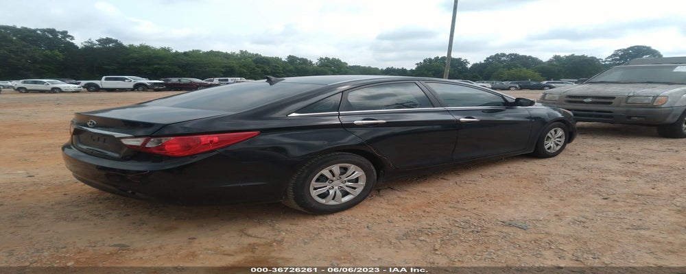 5NPEB4AC8BH298268 2011 HYUNDAI SONATA photo no. 4