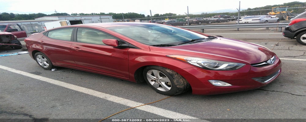 5NPDH4AE4DH377757 2013 HYUNDAI ELANTRA photo no. 4