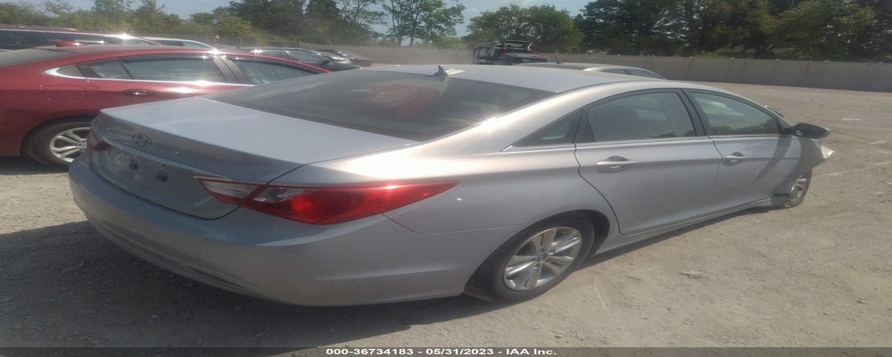 5NPEB4AC5BH103498 2011 HYUNDAI SONATA photo no. 4
