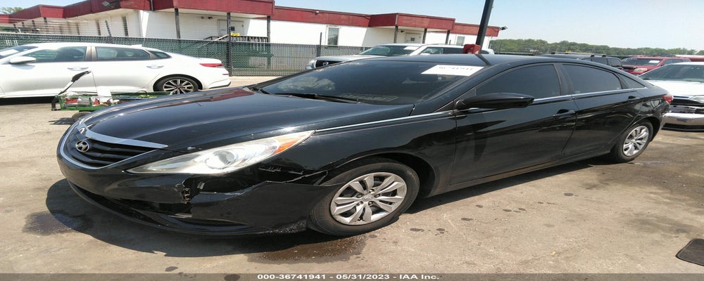 5NPEB4AC4BH270659 2011 HYUNDAI SONATA photo no. 2