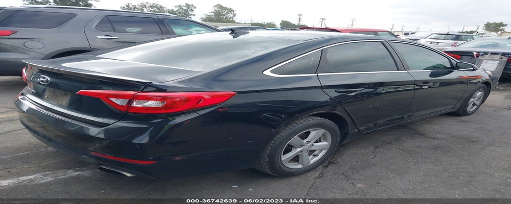 5NPE24AF2HH563057 2017 HYUNDAI SONATA photo no. 4