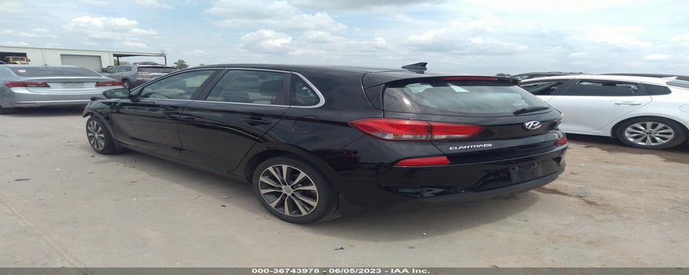 KMHH35LE8JU039617 2018 HYUNDAI ELANTRA GT photo no. 3
