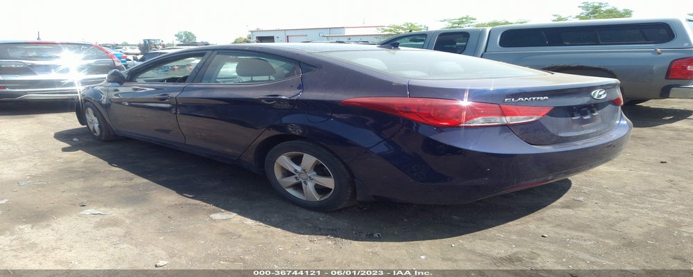 5NPDH4AE5DH195372 2013 HYUNDAI ELANTRA photo no. 3