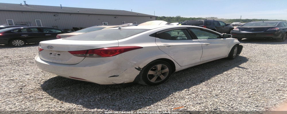 5NPDH4AE2DH403238 2013 HYUNDAI ELANTRA photo no. 4