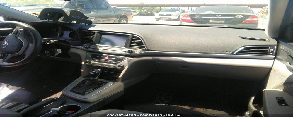 5NPD84LF6JH266466 2018 HYUNDAI ELANTRA photo no. 5