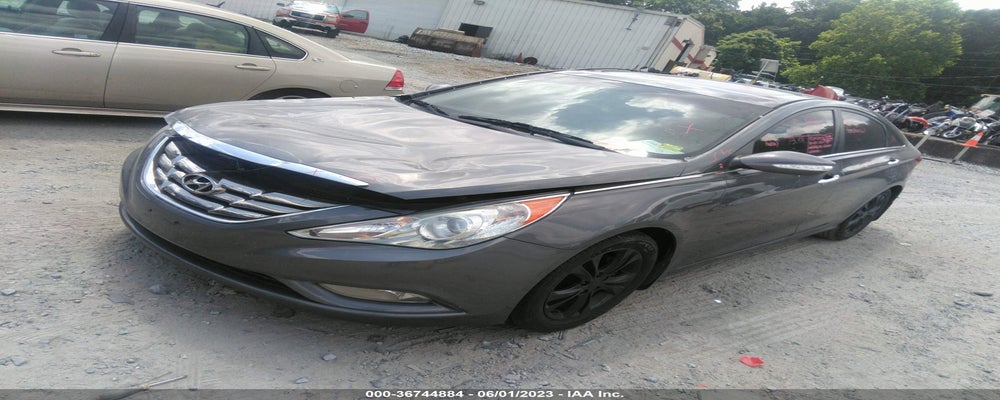5NPEC4AC9BH124335 2011 HYUNDAI SONATA photo no. 2