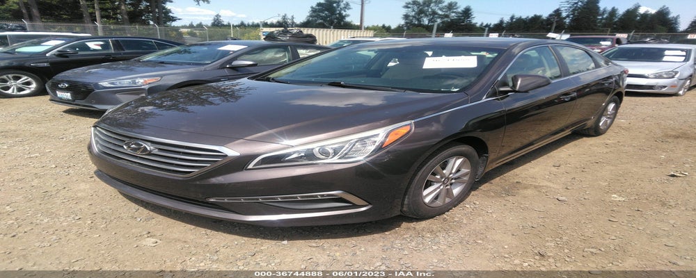 5NPE24AF0FH196429 2015 HYUNDAI SONATA photo no. 2